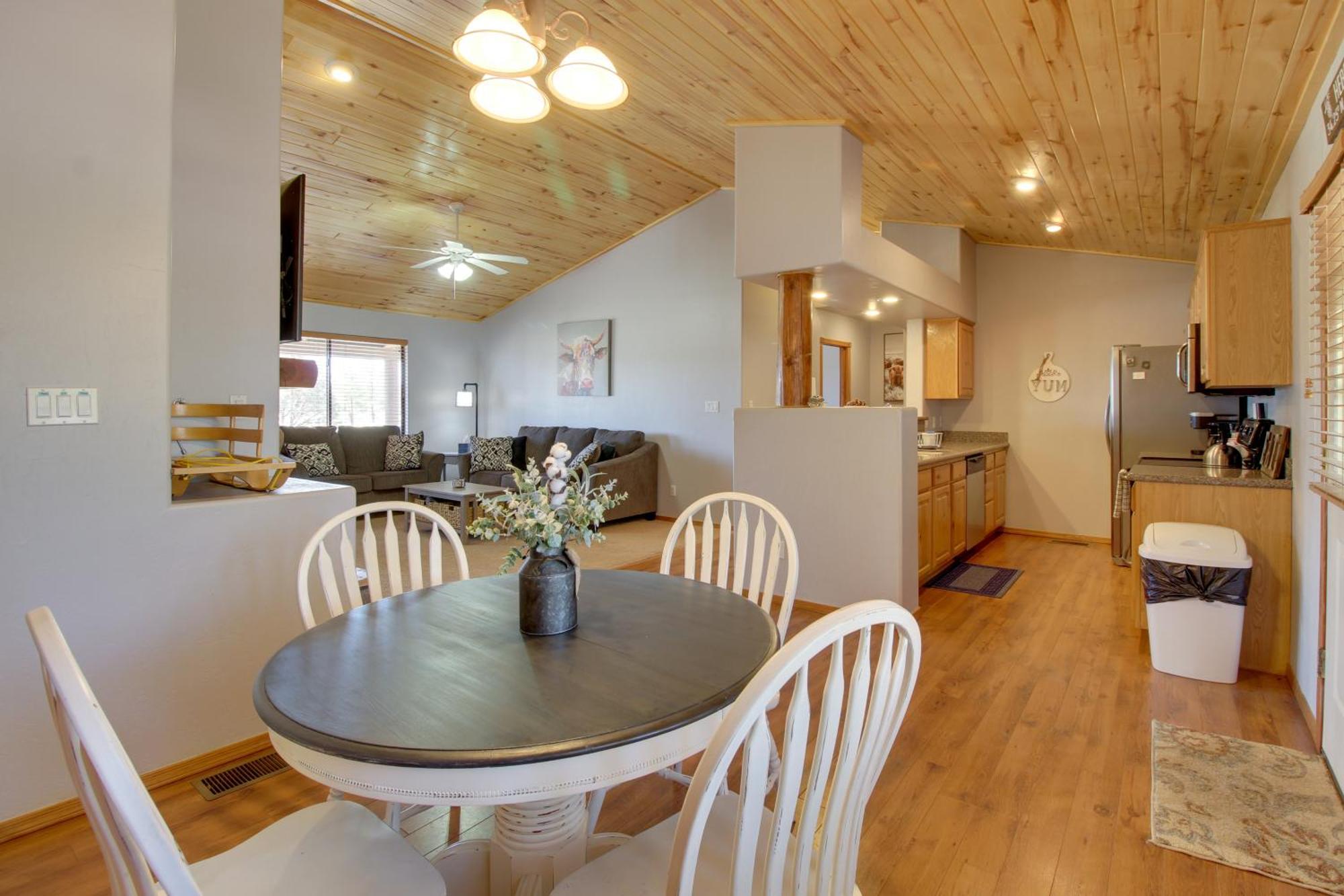 Overgaard Cabin Near Sitgreaves National Forest! Екстер'єр фото